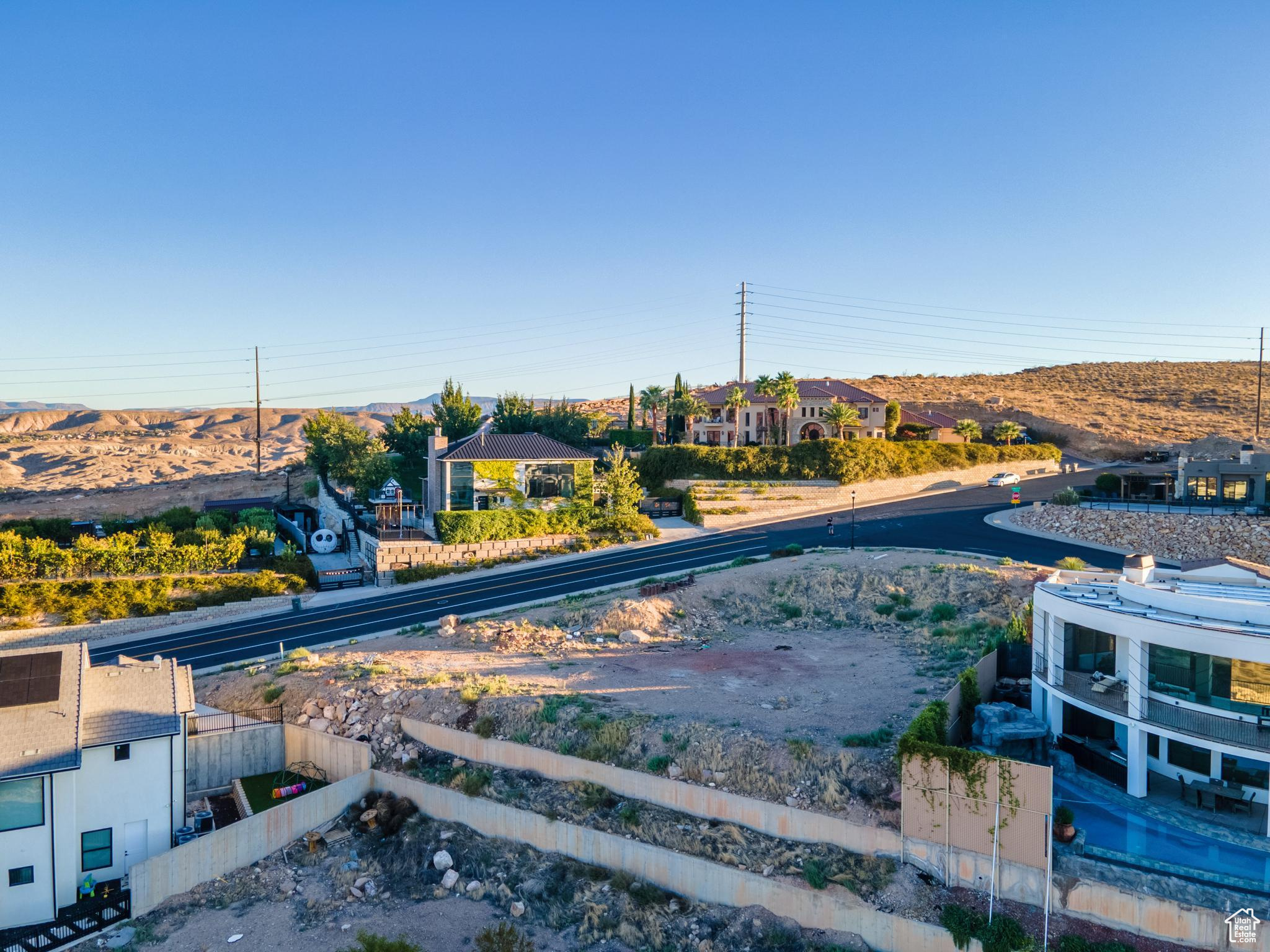 SOUTHGATE HILLS - Land