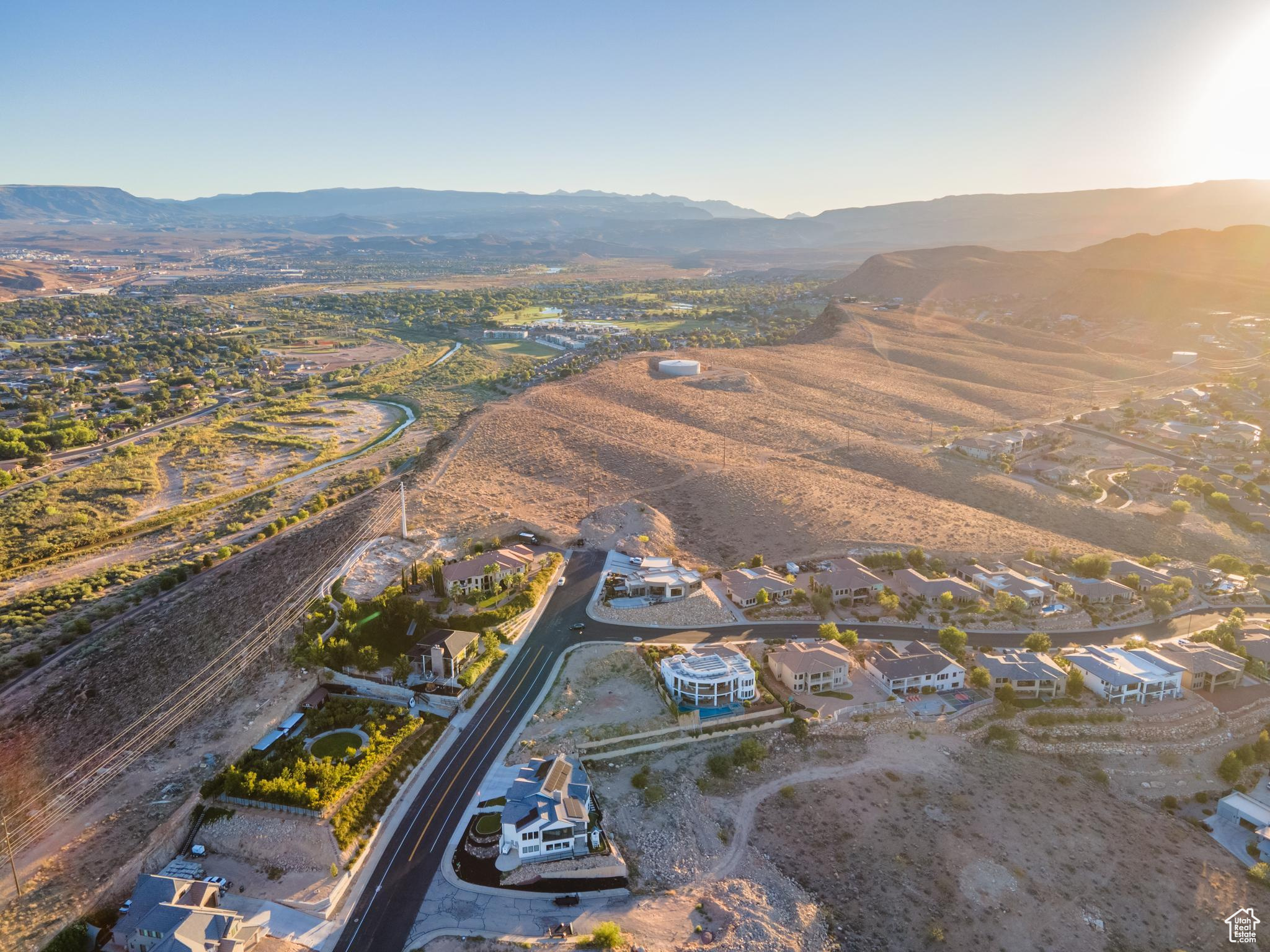 SOUTHGATE HILLS - Land