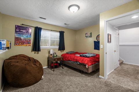 Tiny photo for 1653 S 500 E, Kaysville, UT 84037 (MLS # 2168498)