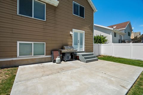 Tiny photo for 1653 S 500 E, Kaysville, UT 84037 (MLS # 2168498)