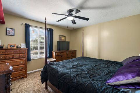Tiny photo for 1653 S 500 E, Kaysville, UT 84037 (MLS # 2168498)