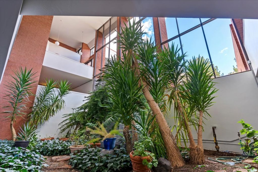 Photo of 850 S DONNER WAY Way #505, Salt Lake City, UT 84108 (MLS # 2144670)