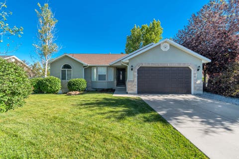 Homes For Sale - 5179 W Shaggy Peak Dr<br/> Riverton, UT 84096