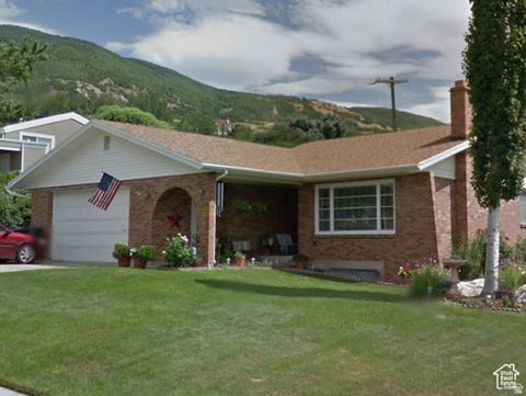 Photo of 276 E SPENCER WAY, Farmington, UT 84025 (MLS # 2150829)