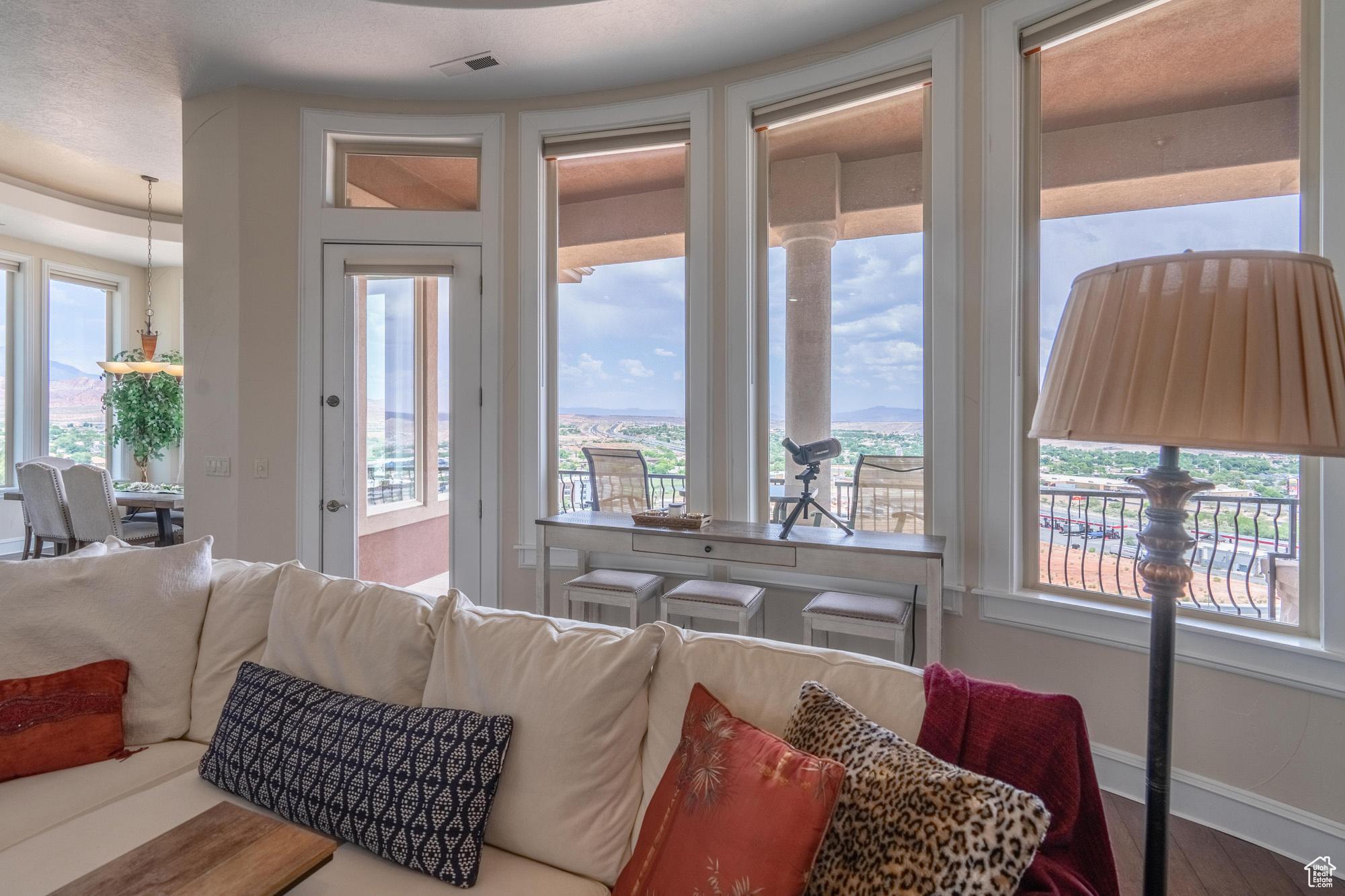 LIONS HEAD HILLTOP EST GR SPRING COVE - Residential