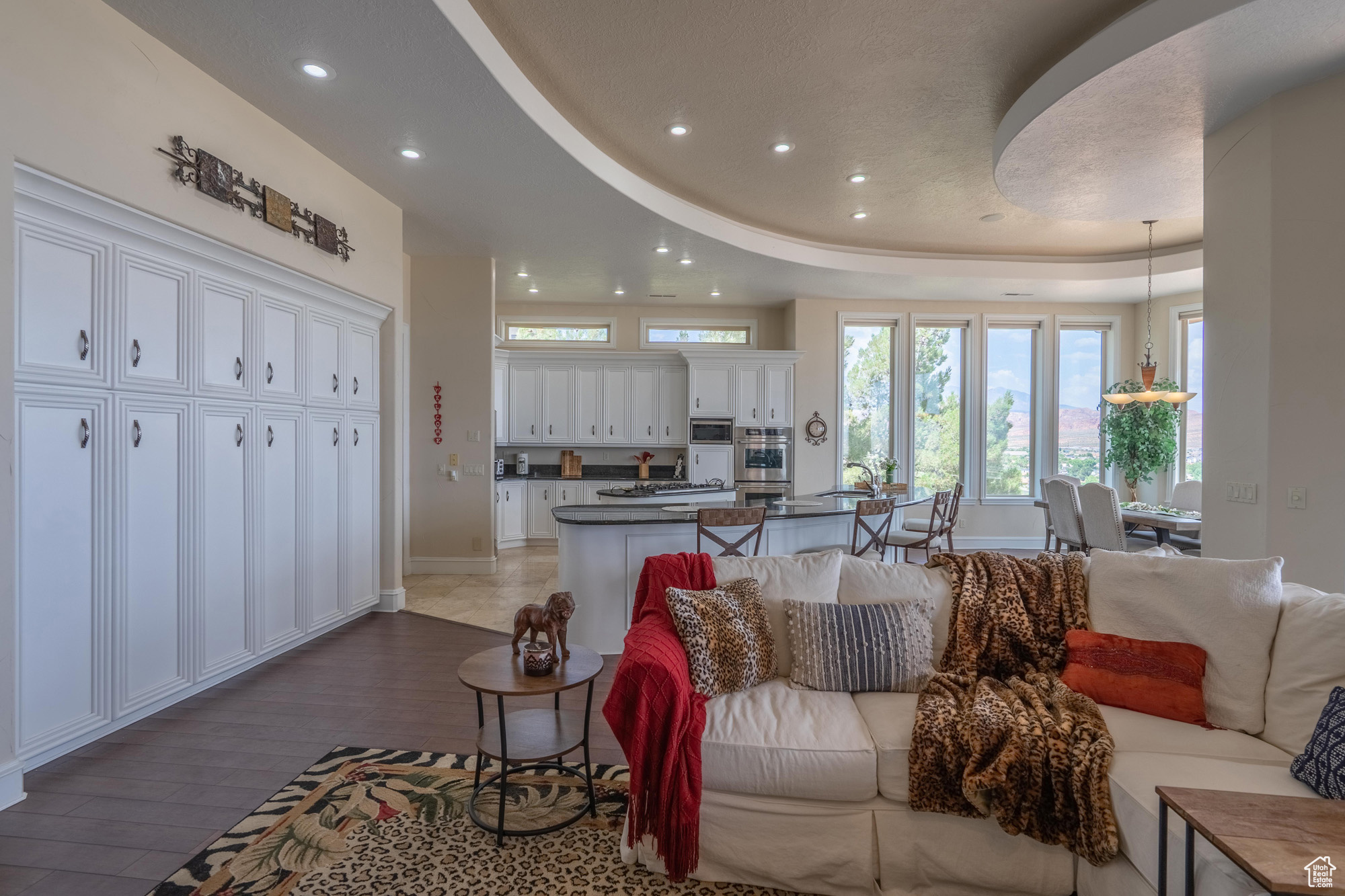 LIONS HEAD HILLTOP EST GR SPRING COVE - Residential