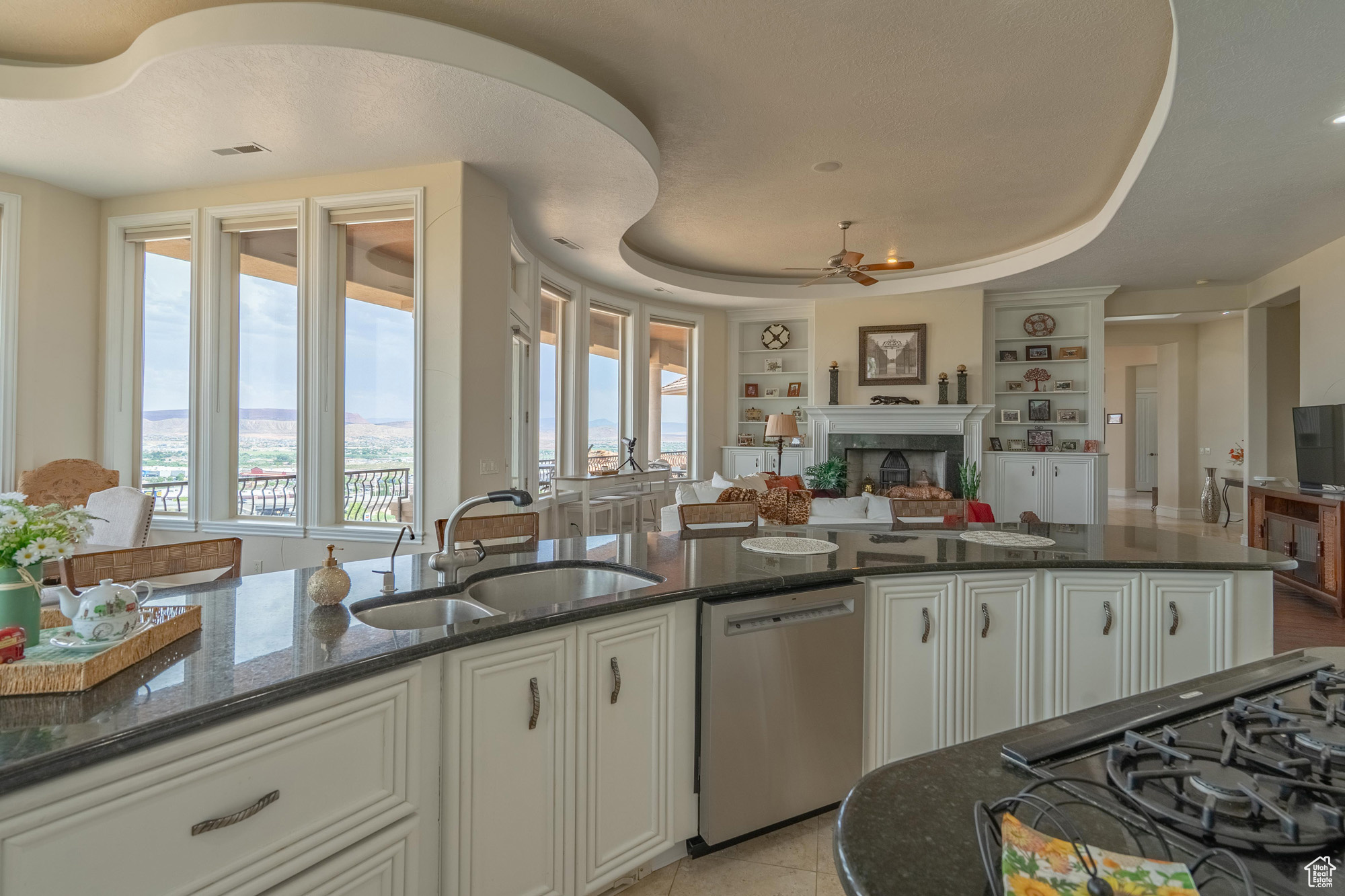 LIONS HEAD HILLTOP EST GR SPRING COVE - Residential