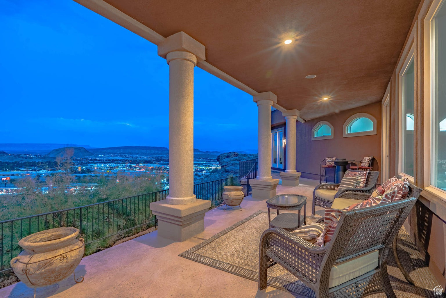 LIONS HEAD HILLTOP EST GR SPRING COVE - Residential