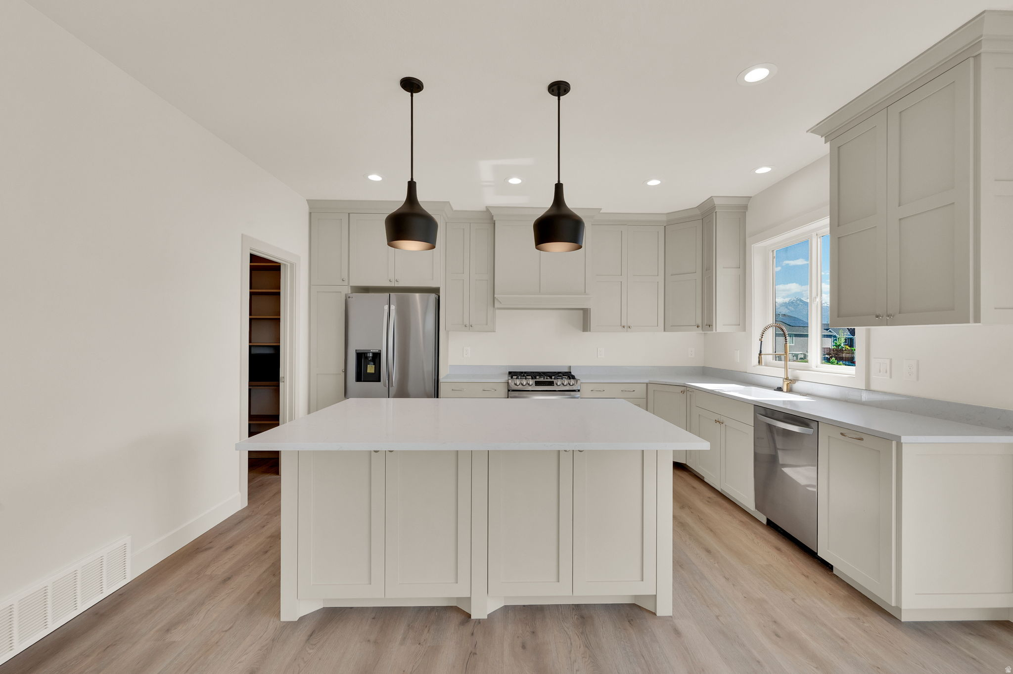 FREEDOM VIEW COVE - Residential