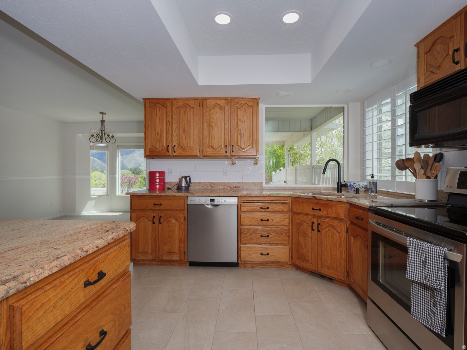 CHIMNEY HILL - Residential