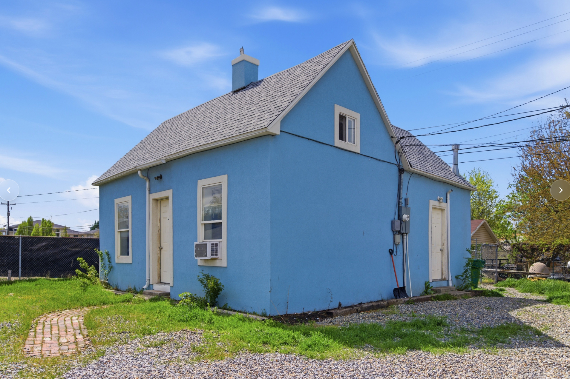 Main image without alt text