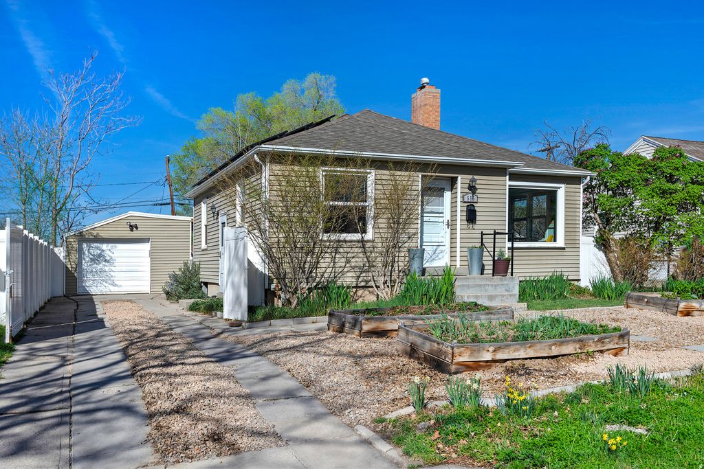 Photo of 565 N DEXTER ST W, Salt Lake City, UT 84116 (MLS # 2147123)