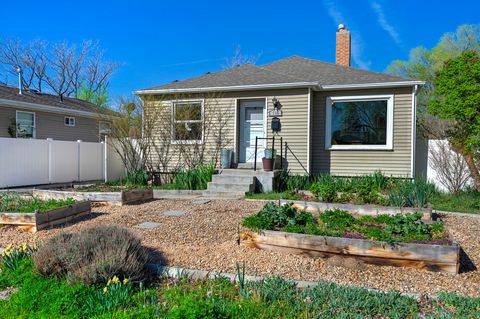 Photo of 565 N DEXTER ST W, Salt Lake City, UT 84116 (MLS # 2147123)