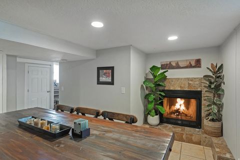 Tiny photo for 565 N DEXTER ST W, Salt Lake City, UT 84116 (MLS # 2147123)