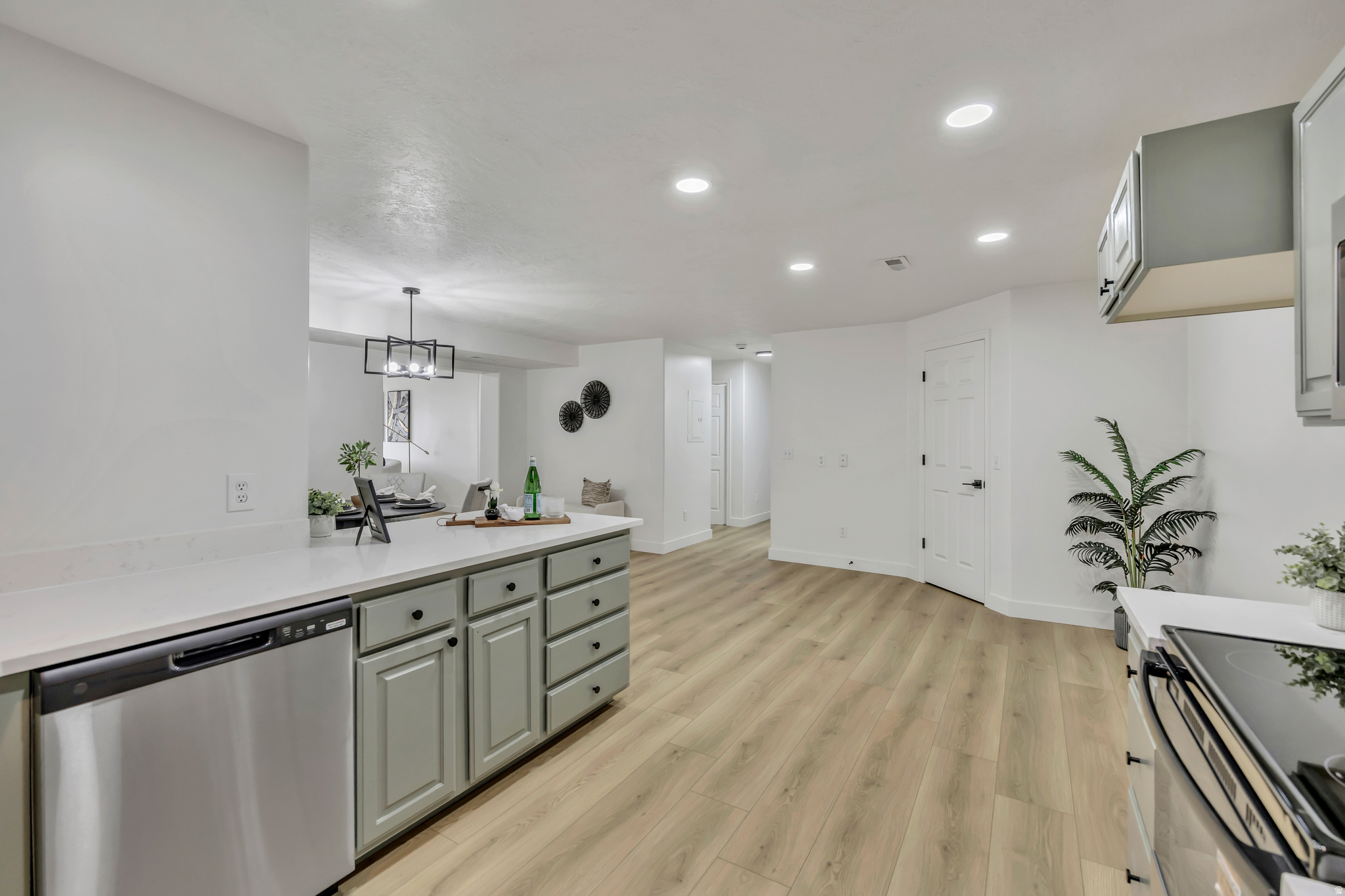 CAPRICE PLAZA CONDOMINIUMS - Residential