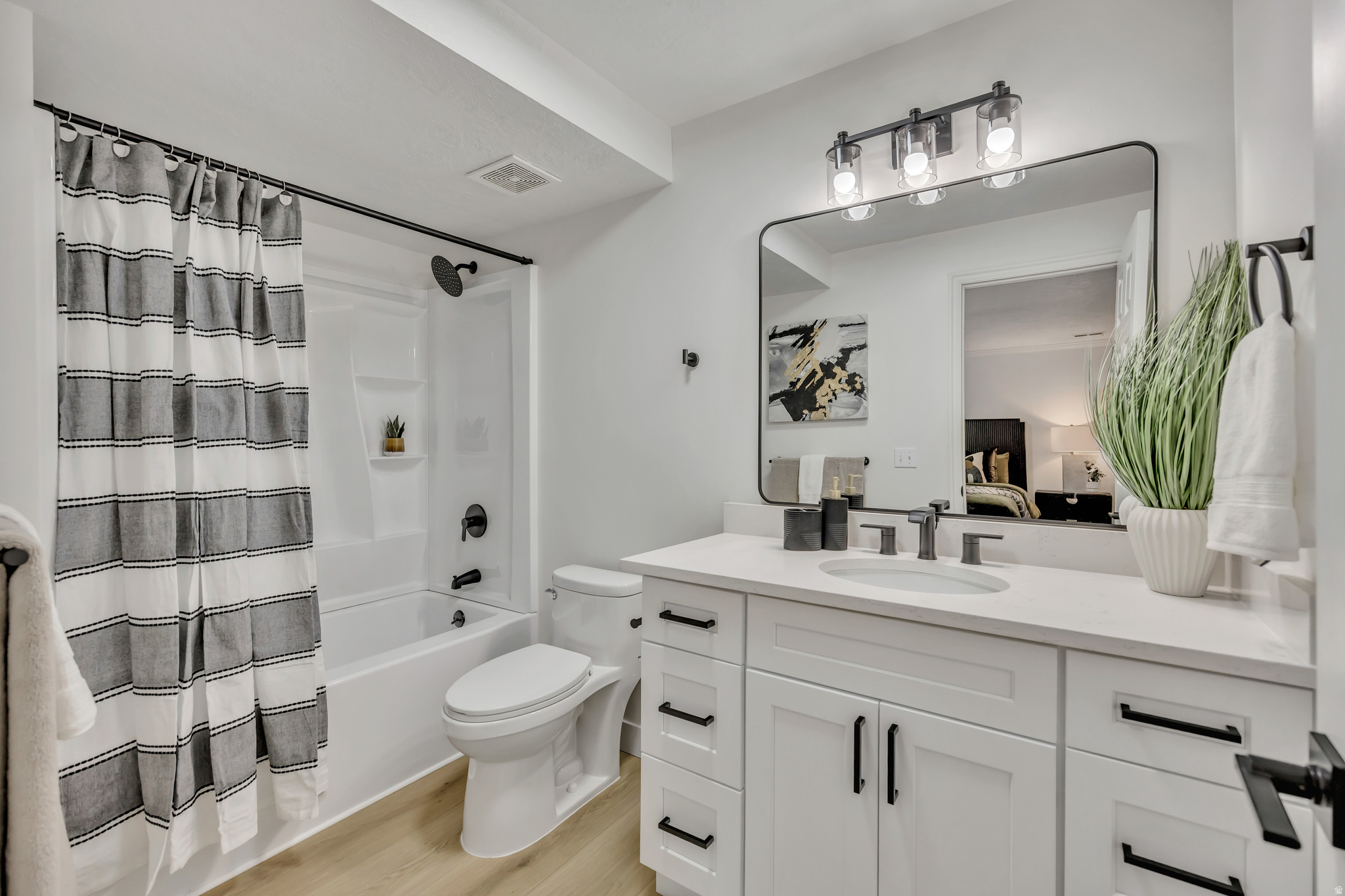 CAPRICE PLAZA CONDOMINIUMS - Residential