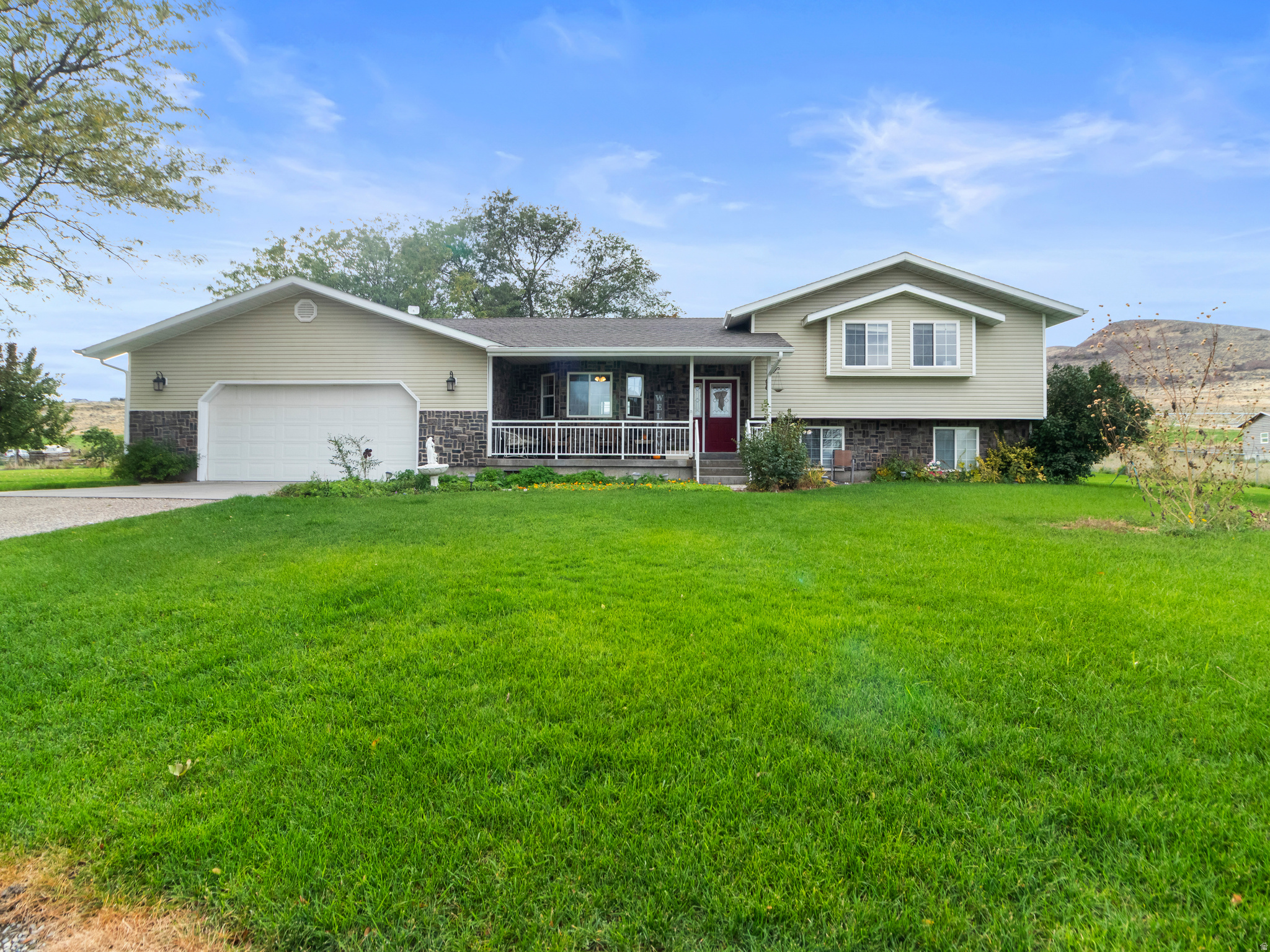 BOYD J BROWM MINOR - Residential