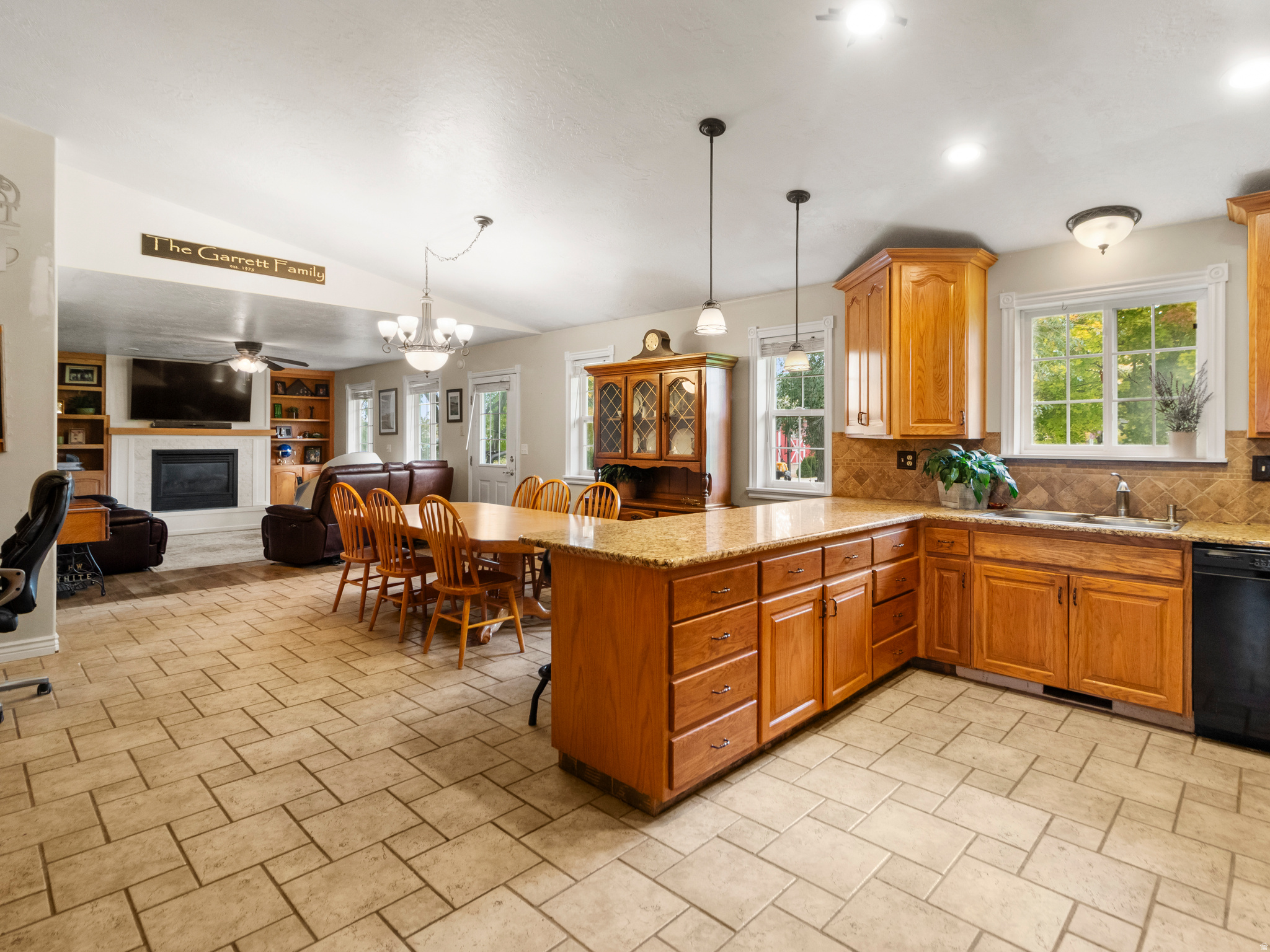 BOYD J BROWM MINOR - Residential