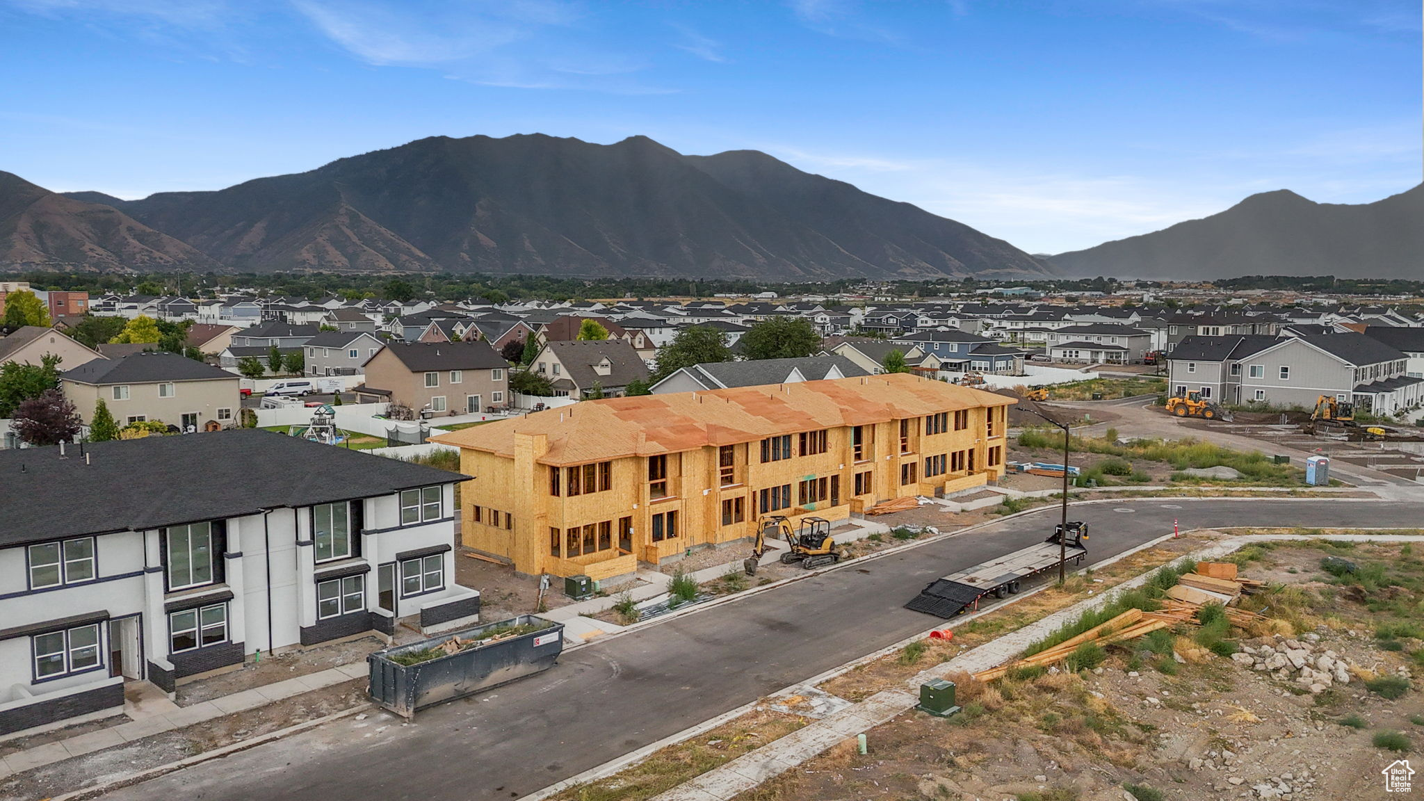 WEST FIELD CENTRAL - Residential