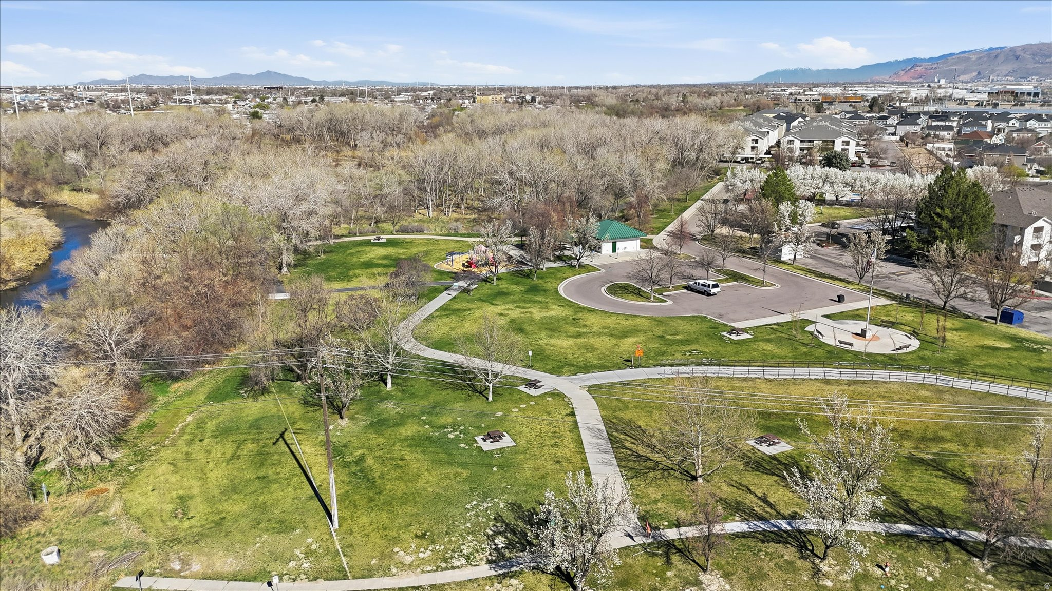 RIVER RUN - Residential