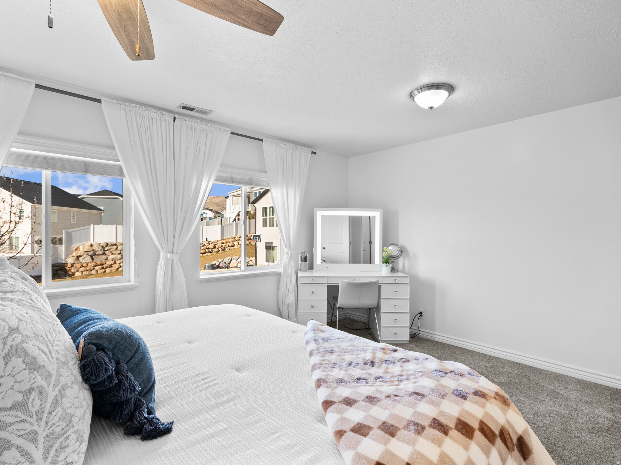 SARATOGA CHASE - Residential Income