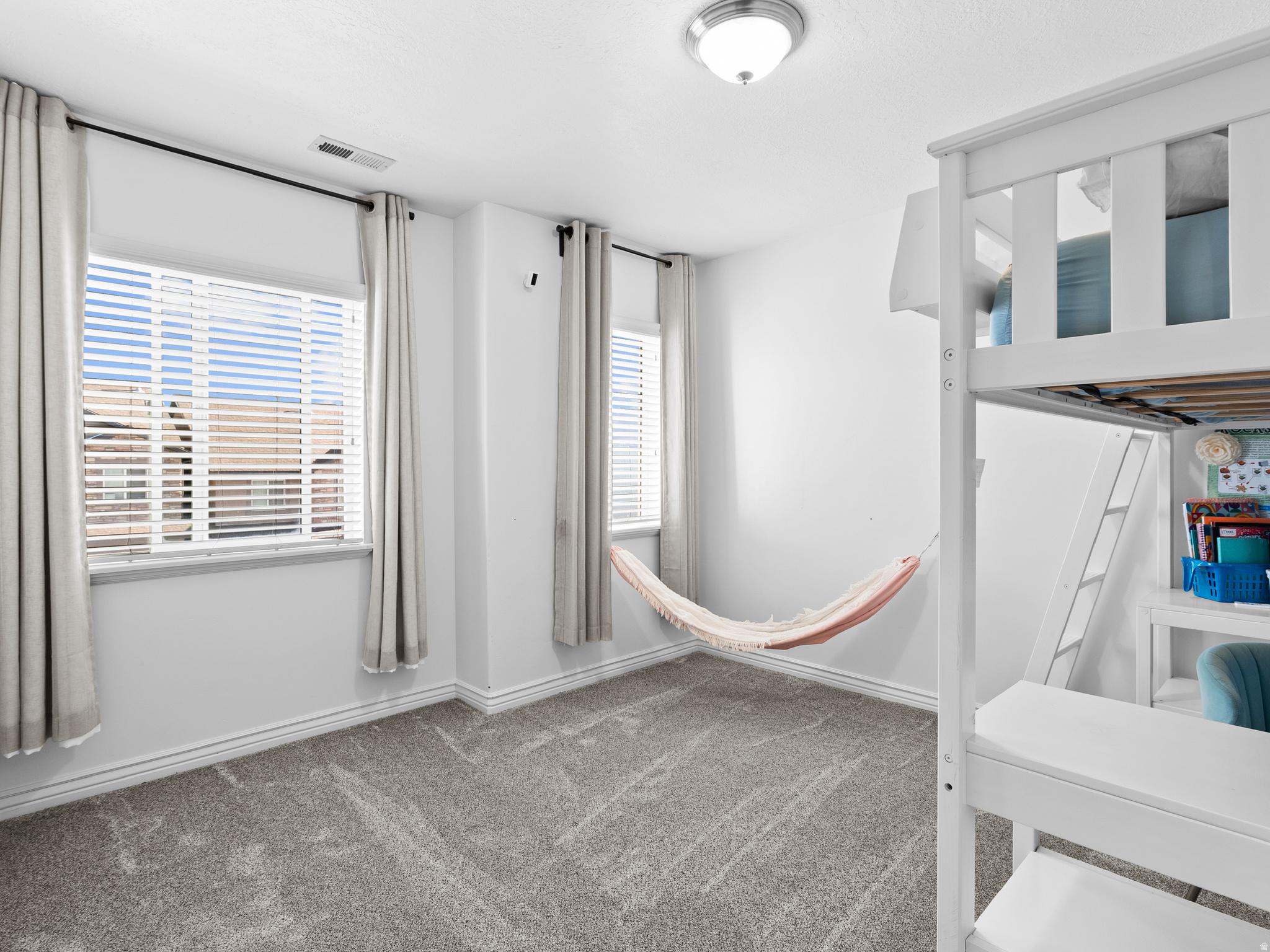 SARATOGA CHASE - Residential Income