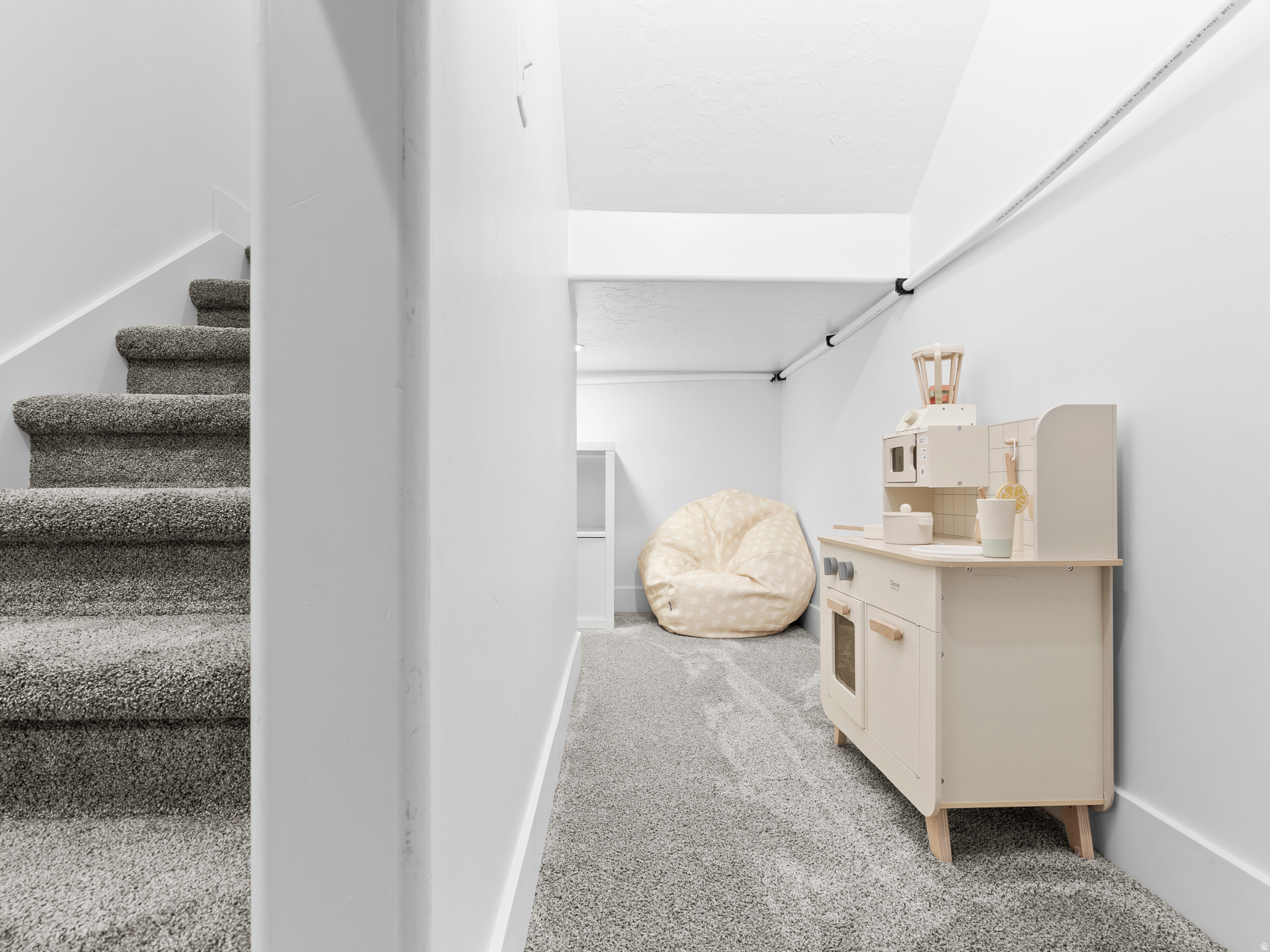 SARATOGA CHASE - Residential Income