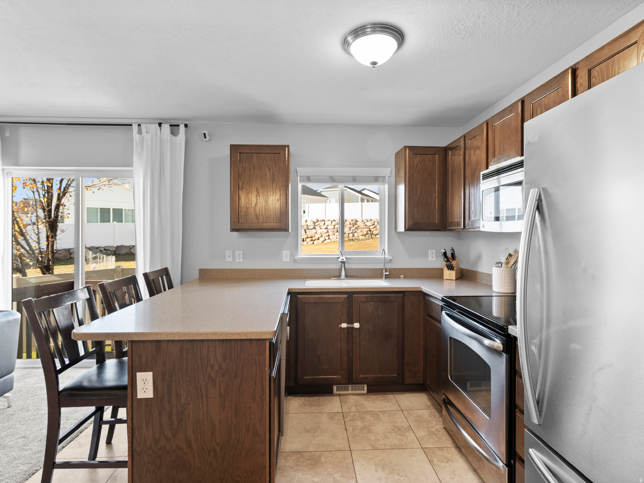 SARATOGA CHASE - Residential Income