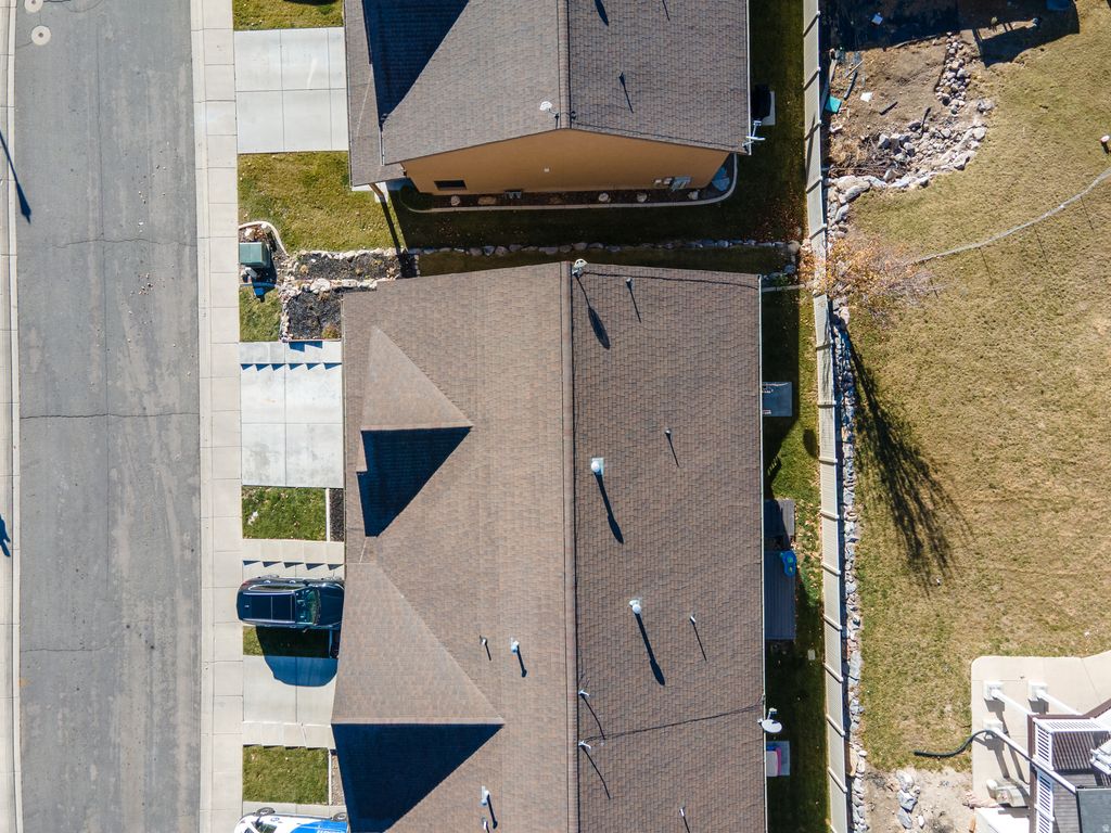 Photo of 2043 N BELMONT DR, Saratoga Springs, UT 84045 (MLS # 2126730)