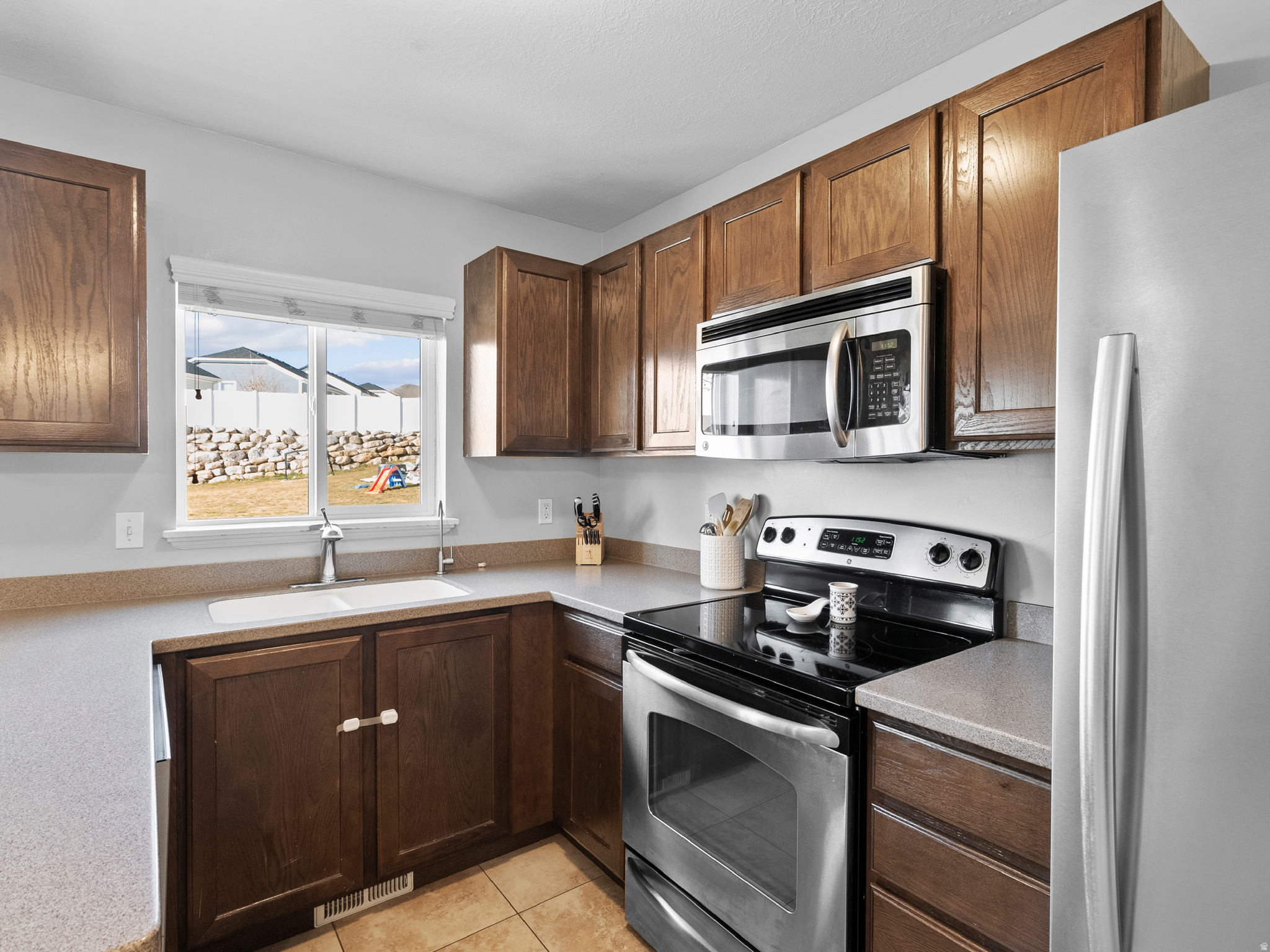 SARATOGA CHASE - Residential Income