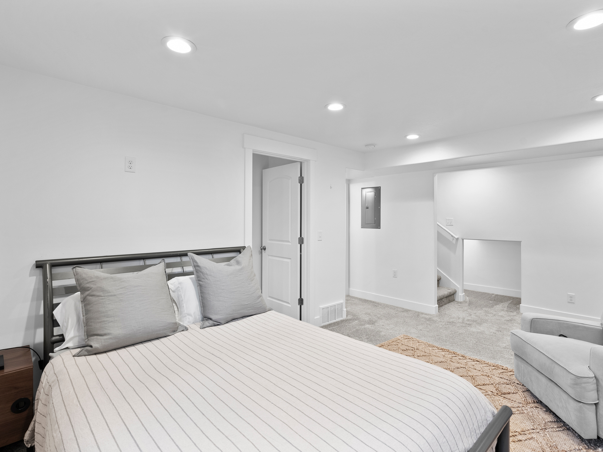 SARATOGA CHASE - Residential Income