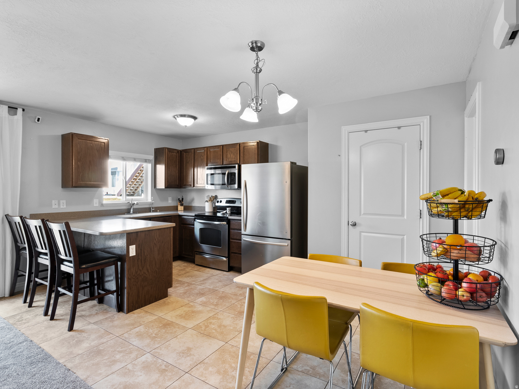 SARATOGA CHASE - Residential Income