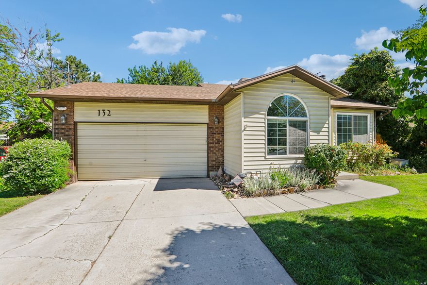 Welcome home to this beautiful, updated 3-bedroom, 2.5-bathroom residence perfectly situated in the heart of American Fork. highly functional multi-level layout. Inside, you'll love the airy feel of the vaulted ceilings and the updated kitchen. Upstairs to the primary suite, complete with its own private bath featuring a relaxing jetted tub. Step outside to enjoy an expansive, fully fenced backyard on a 0.20-acre lot perfect for summer BBQs, gardening, or letting pets roam. Located just minutes from historic downtown American Fork, local parks, top-rated schools, and quick I-15 access, this property delivers the ideal blend of community and convenience. Mortgage savings may be available through the listing agent's in-house lender; ask for details.