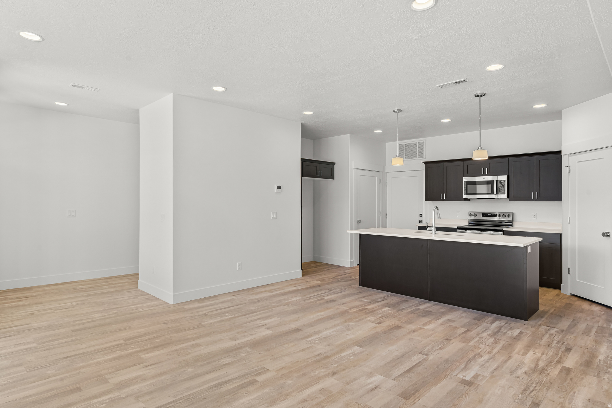 RC'S PARKWEST - Residential