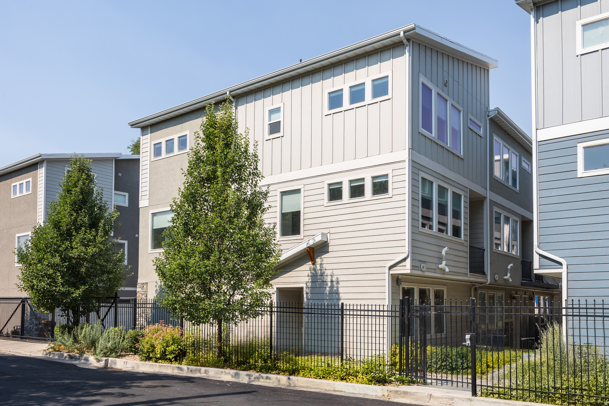 Photo 1 of 30 — 58 W BROOKLYN PARK LN, South Salt Lake, UT 84115
