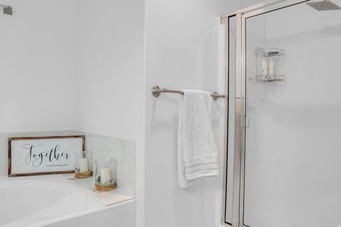 Tiny photo for 929 N FARMINGTON XING, Farmington, UT 84025 (MLS # 2135894)