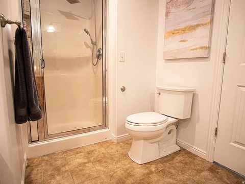 Tiny photo for 929 N FARMINGTON XING, Farmington, UT 84025 (MLS # 2135894)