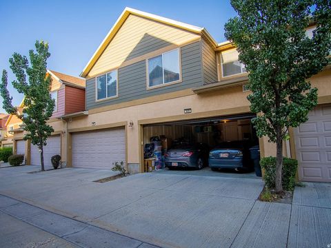 Tiny photo for 929 N FARMINGTON XING, Farmington, UT 84025 (MLS # 2135894)