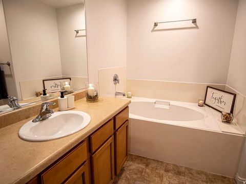 Tiny photo for 929 N FARMINGTON XING, Farmington, UT 84025 (MLS # 2135894)