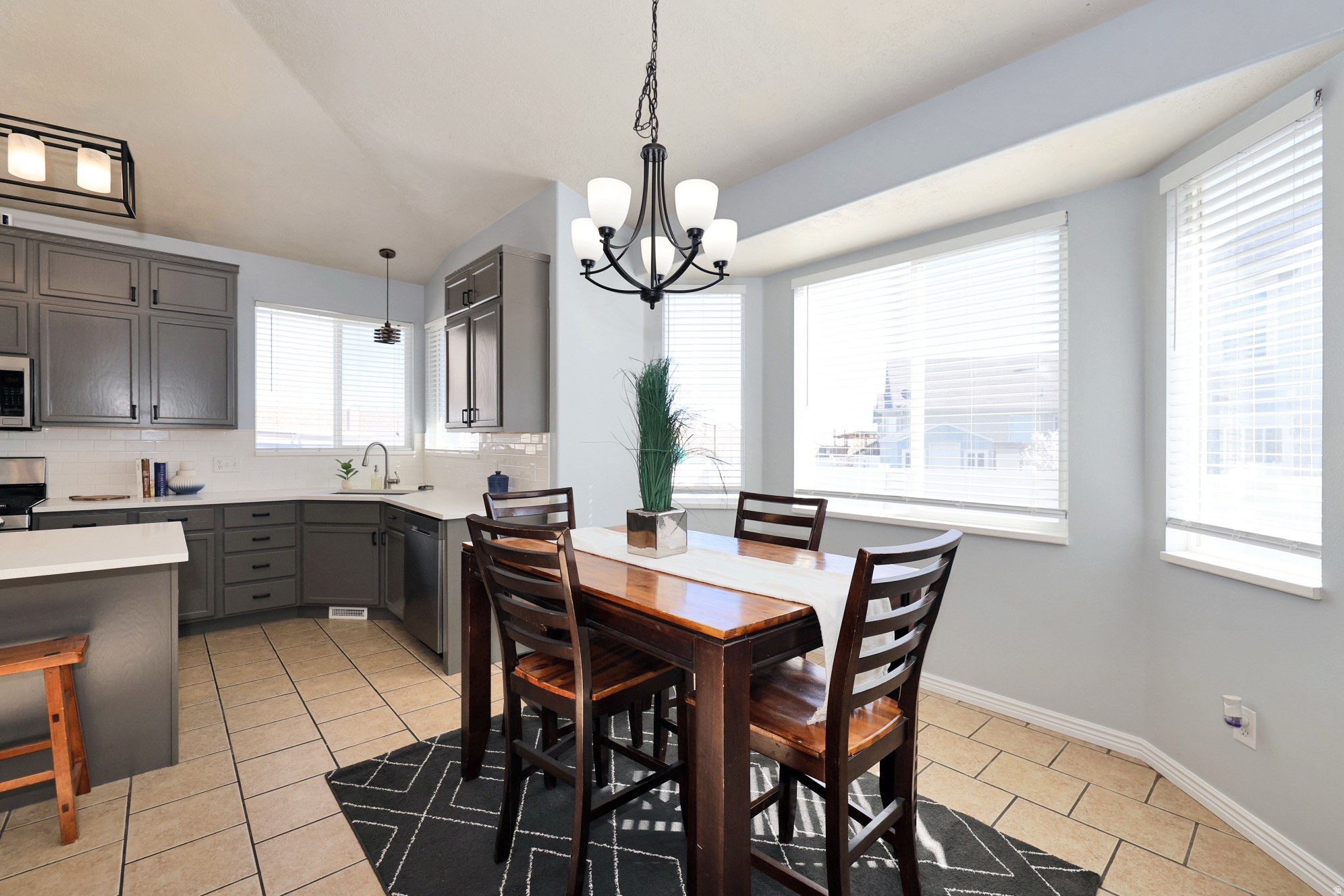 WESTERN SPRINGS - Residential