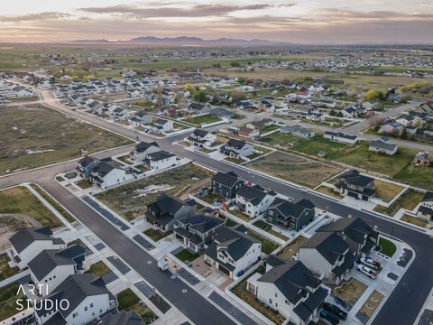 Tiny photo for 2608 W 2960 S, Syracuse, UT 84075 (MLS # 2147188)