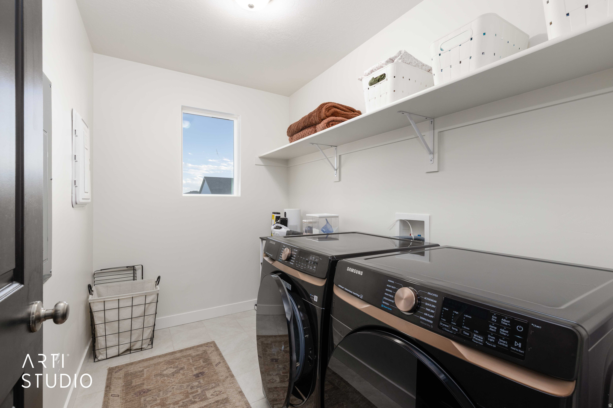 CREEKSIDE - Residential