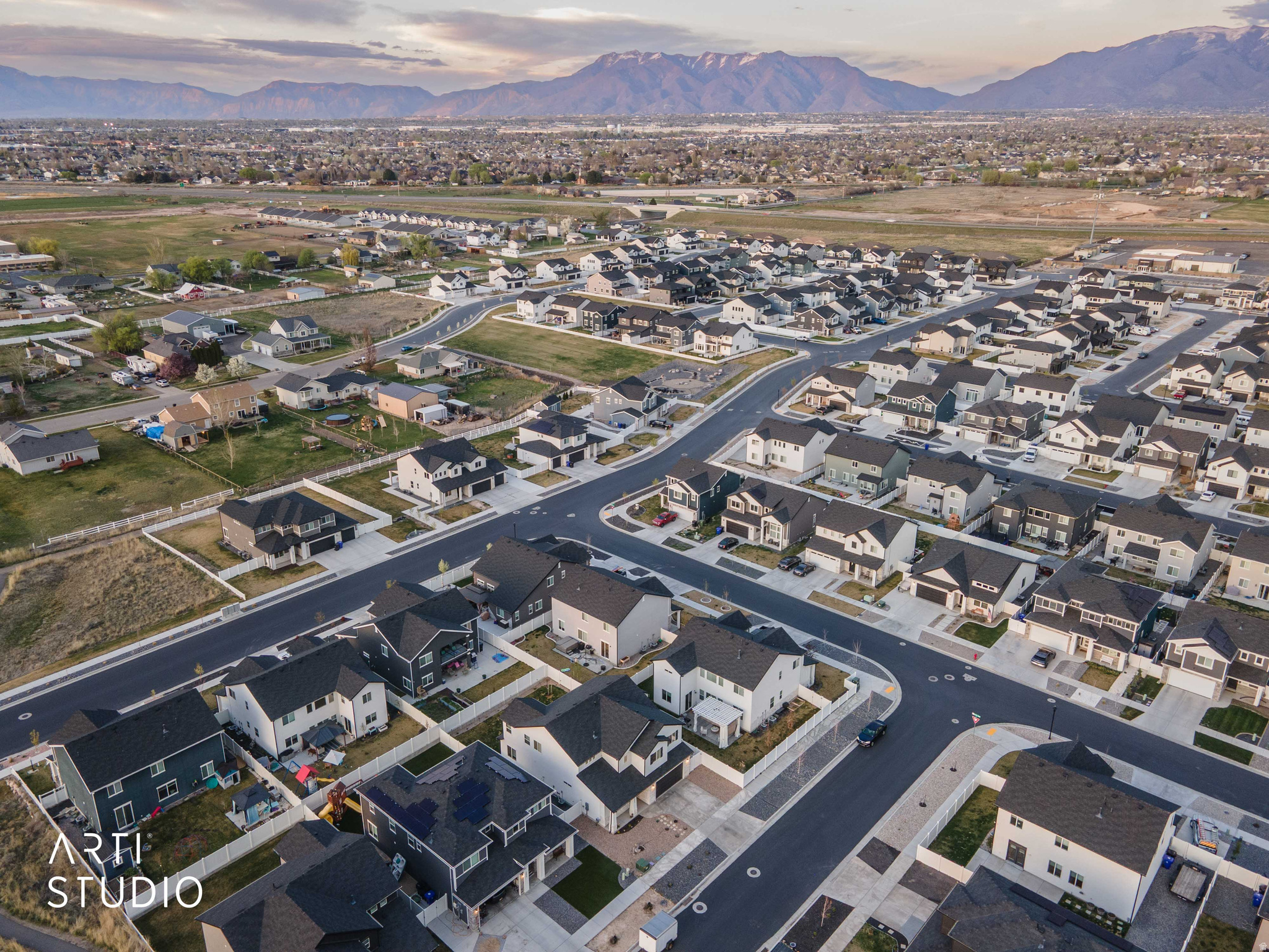 CREEKSIDE - Residential