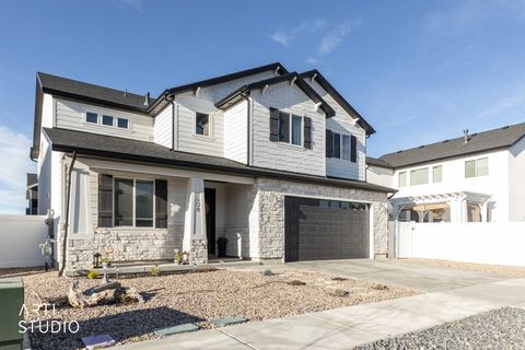Tiny photo for 2608 W 2960 S, Syracuse, UT 84075 (MLS # 2147188)