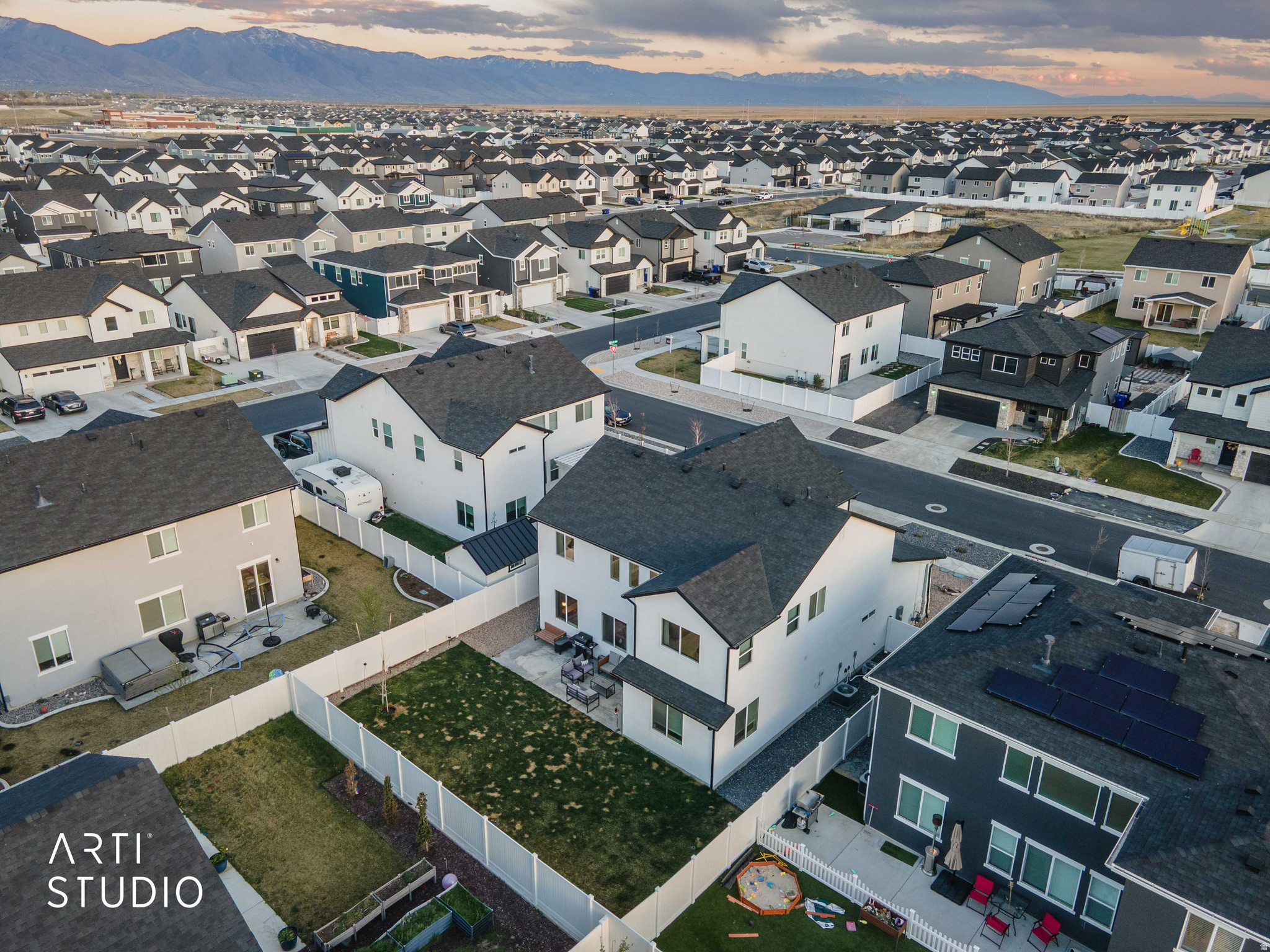 CREEKSIDE - Residential