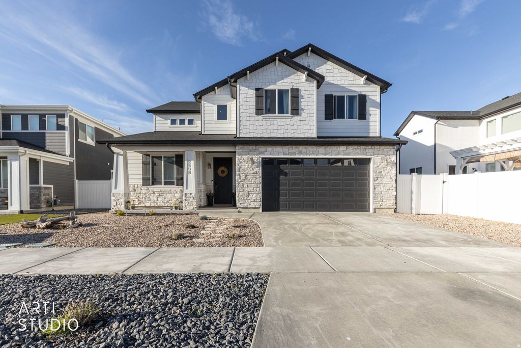 Photo of 2608 W 2960 S, Syracuse, UT 84075 (MLS # 2147188)
