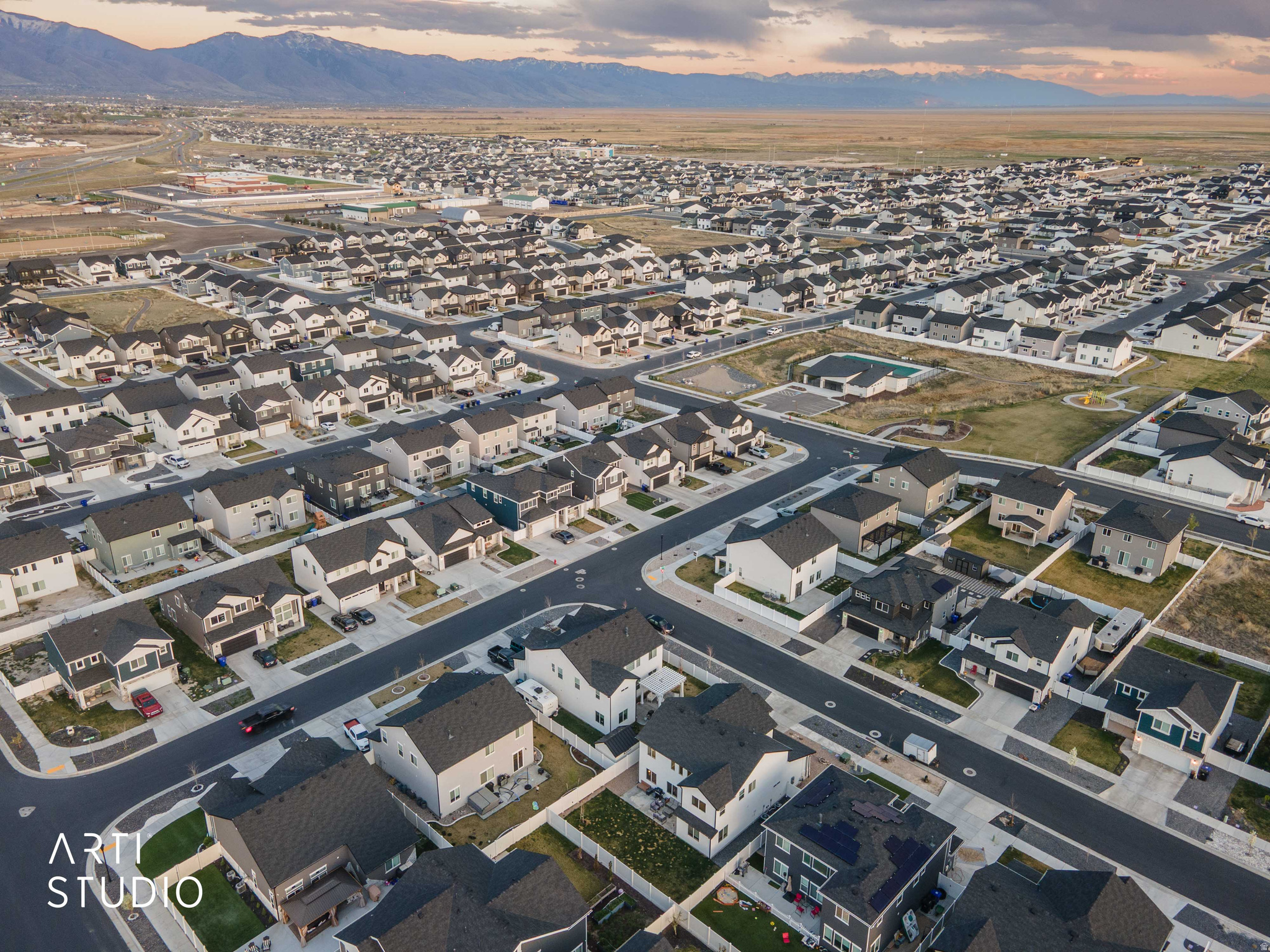 CREEKSIDE - Residential