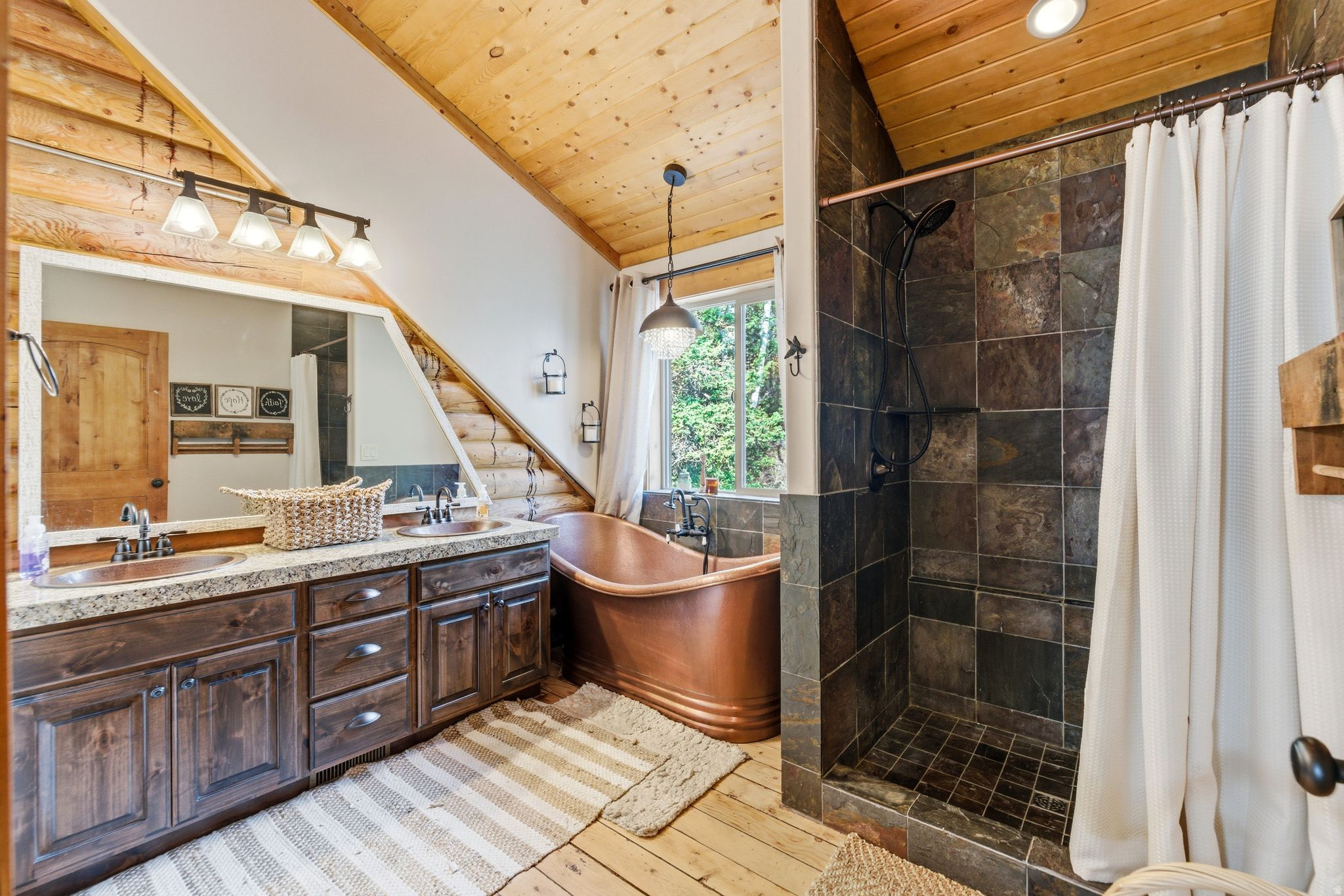 PINE MOUNTAIN - Residential