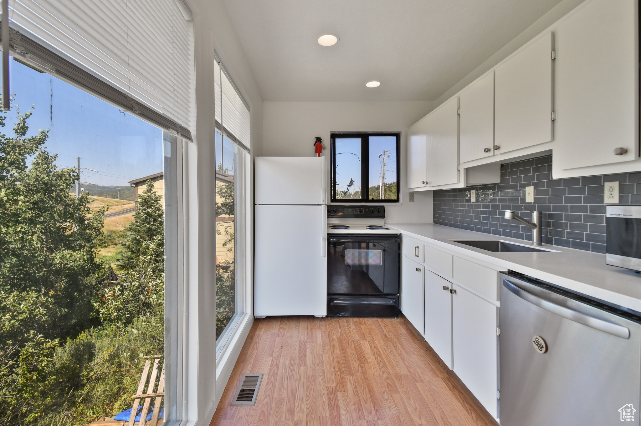 4553 BALSAM DR