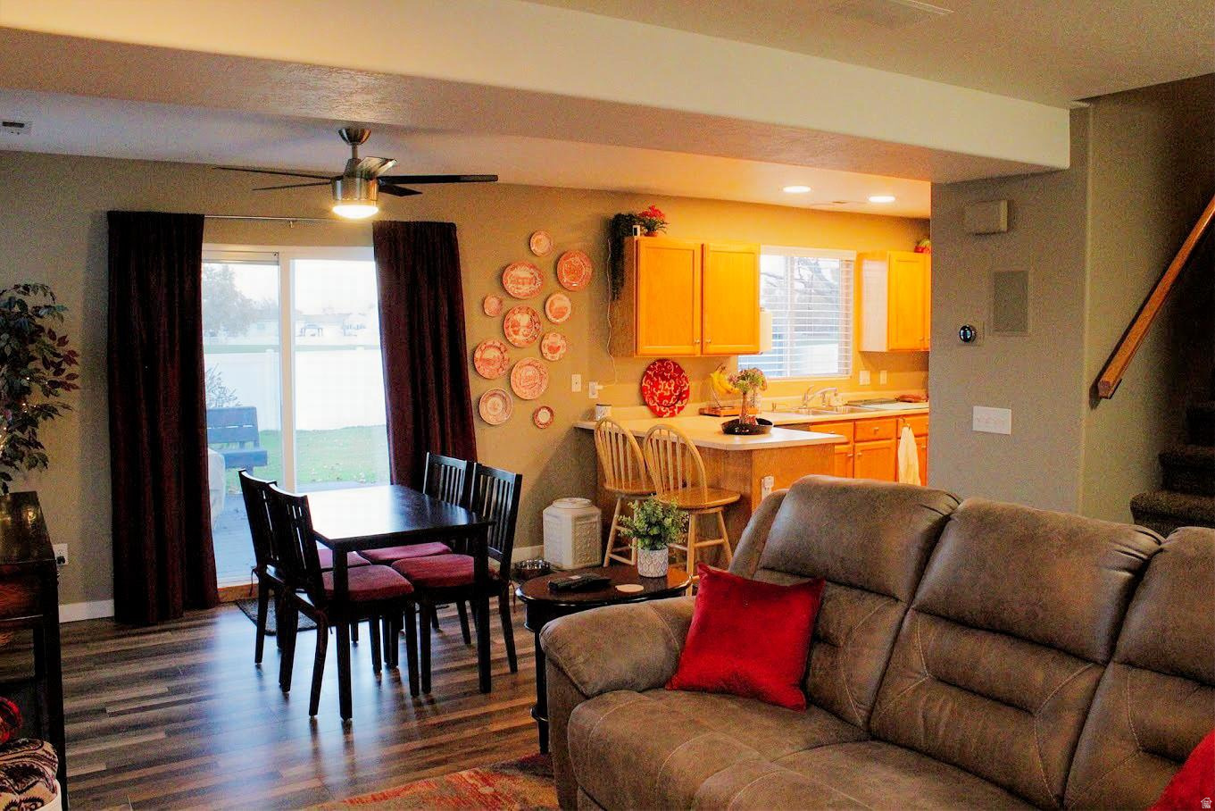 PICKET LANE - Residential